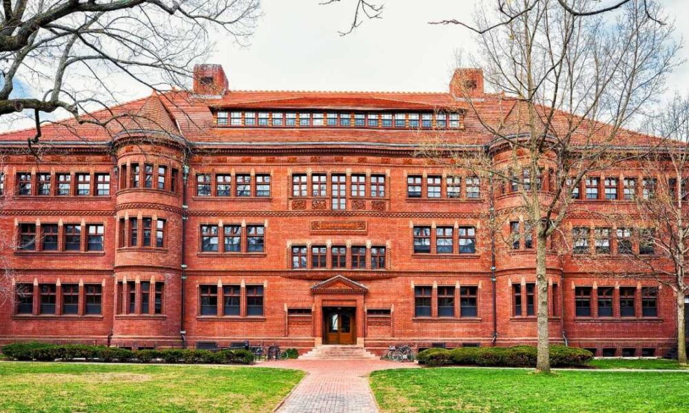 The Prestigious Harvard University: A Guide to its Rich History, Campus ...