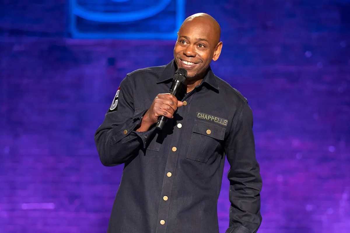 Dave Chappelle Delivers Hilarious Stand Up Show