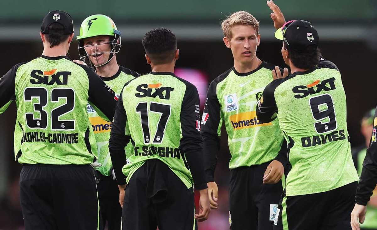 Adelaide Strikers Secure Final Spot With Dominant Victory Over Sydney Thunder