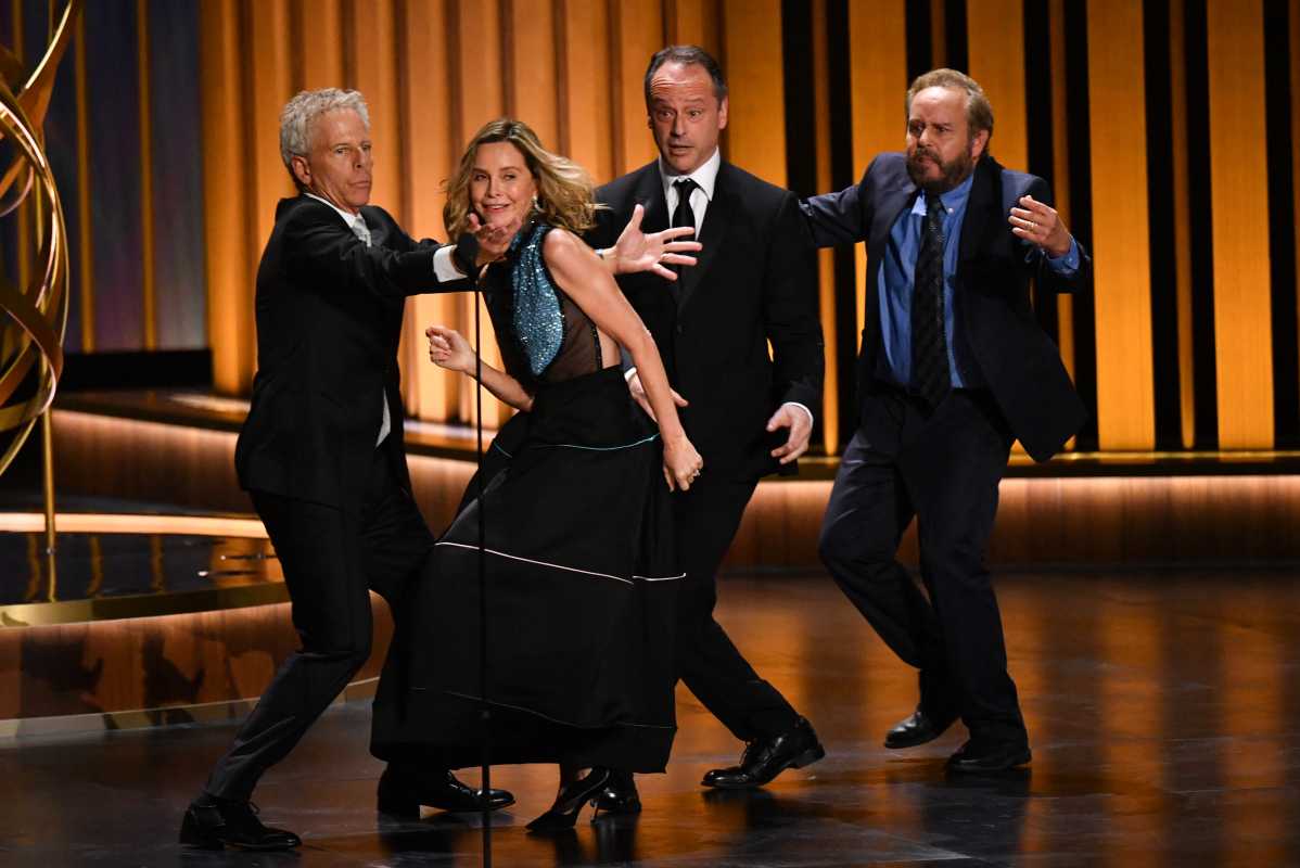 Ally Mcbeal Cast Reunites At Emmy Awards To Honor Tv Legacy