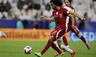 Asian Cup Hosts Qatar Begin Title Defense With 3 0 Win Over Lebanon