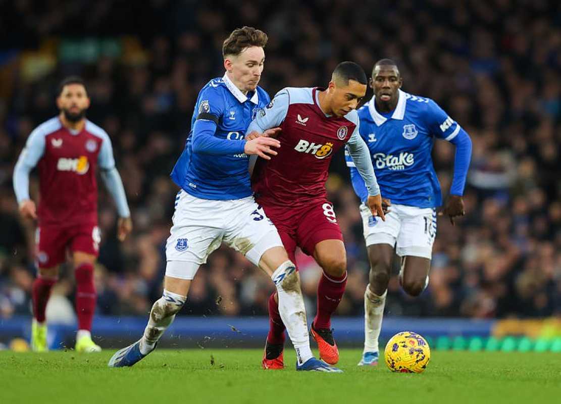 Aston Villa And Everton Face Off In Crucial Premier League Clash