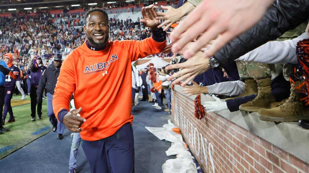 Auburn Rb Coach 'cadillac' Williams Resigns: Tigers' Legend Served As Interim Head Coach In 2022