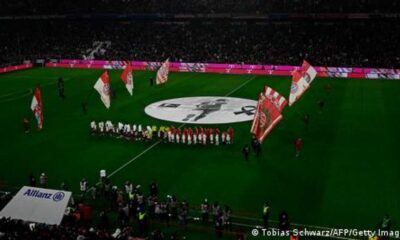 Bayern Munich Pays Tribute To Franz Beckenbauer In Bundesliga Win