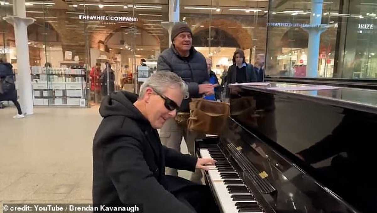 British Pianist Brendan Kavanagh Gets Into Heated Confrontation With Chinese Tourists At St. Pancras International Station