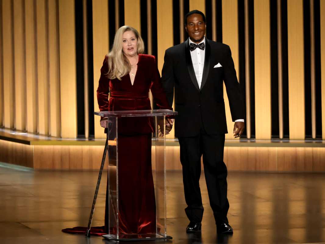 Christina Applegate Receives Standing Ovation At Emmys After Multiple Sclerosis Diagnosis