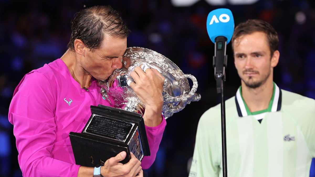 Daniil Medvedev Battles Back From Two Set Deficit To Advance At Australian Open