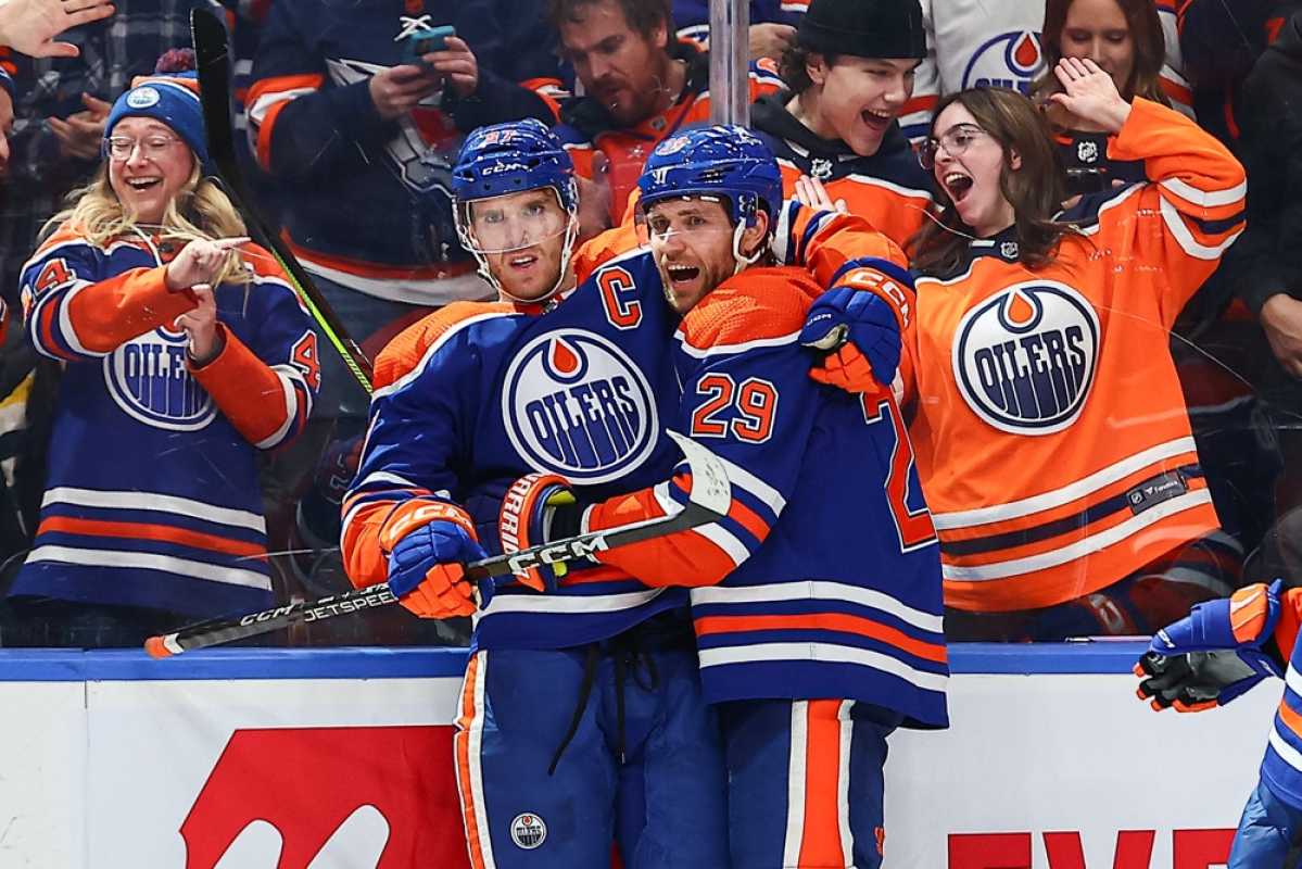 Edmonton Oilers Continue Winning Streak With Dominant Offense