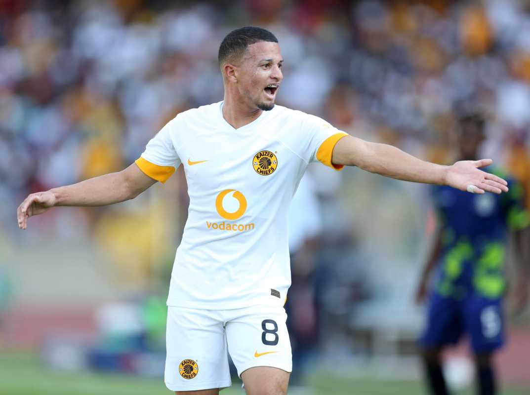 Former Kaizer Chiefs Star Sends Message To Orlando Pirates Midfielder