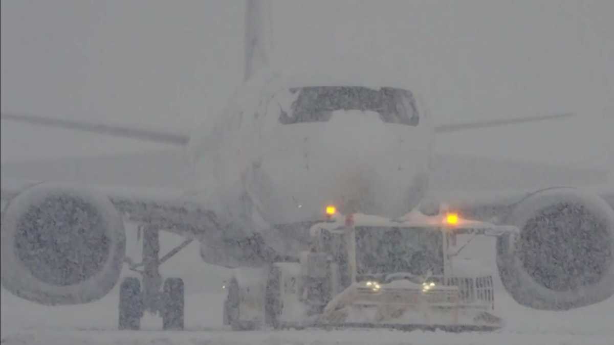 Heavy Snowfall Causes Flight Cancellations And Delays At Vancouver International Airport