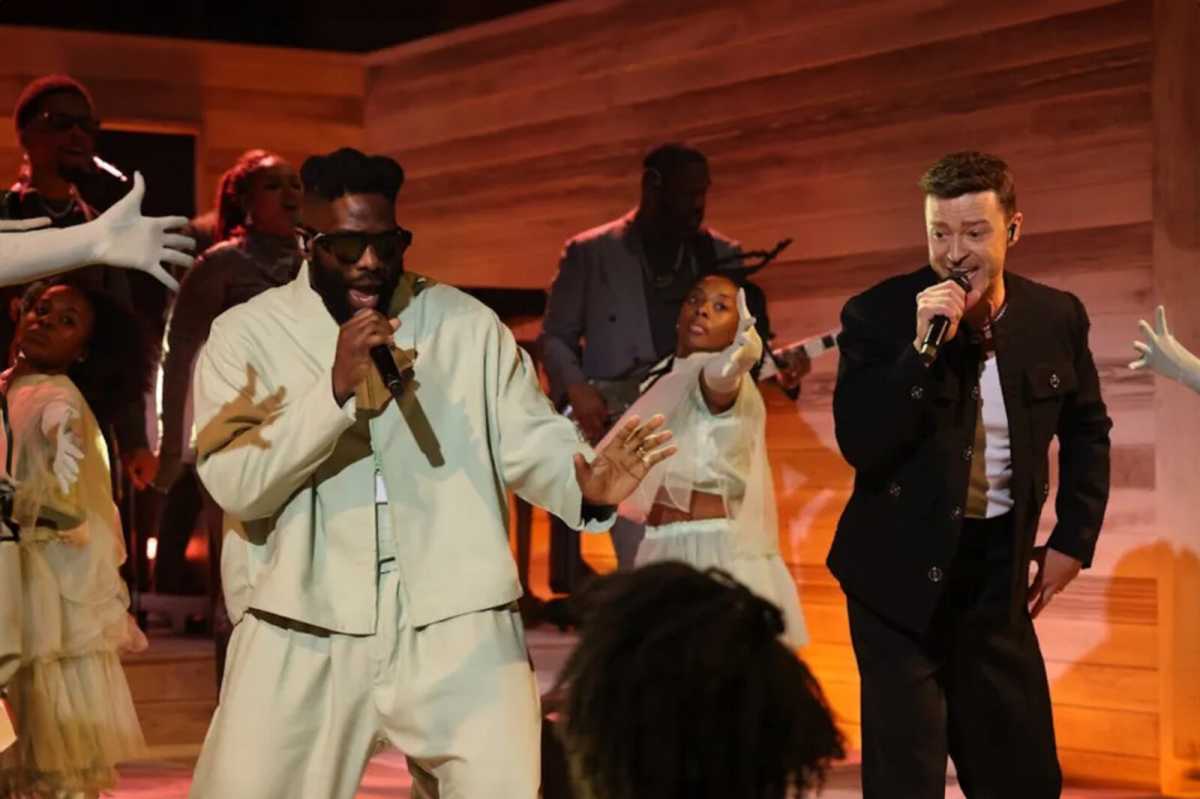 Justin Timberlake Returns To Saturday Night Live With Debut Performances