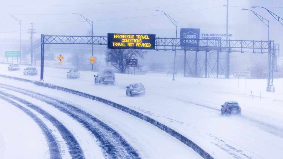 Kansas City Bracing For Bitter Cold As Alaskans Enjoy Balmy Weather