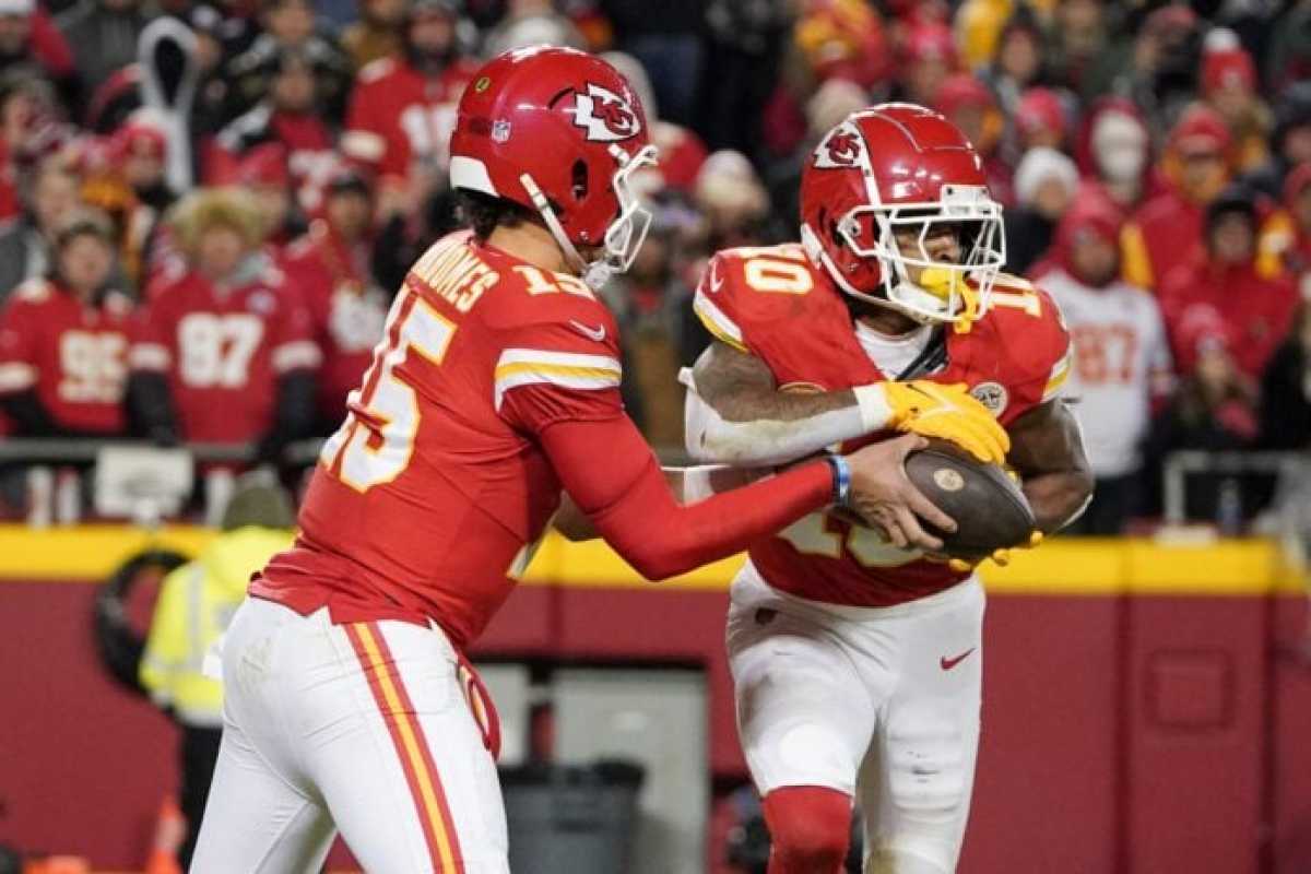 Kansas City Chiefs' Isiah Pacheco Shines In Preseason Matchup With Miami Dolphins