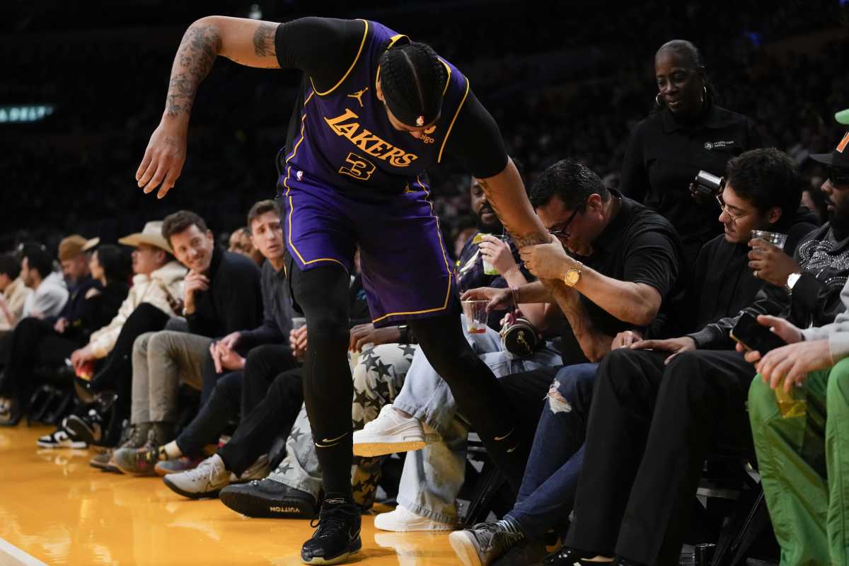 Los Angeles Lakers Struggle Amidst Home Losses