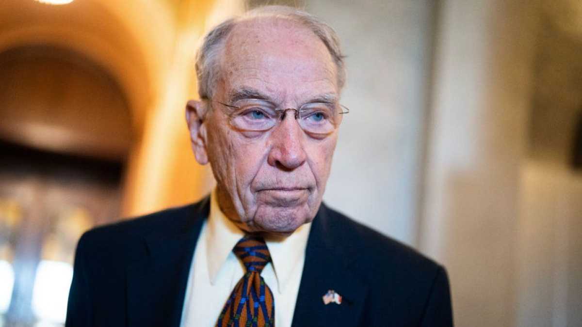 Oldest Us Senator Chuck Grassley Hospitalized With Infection