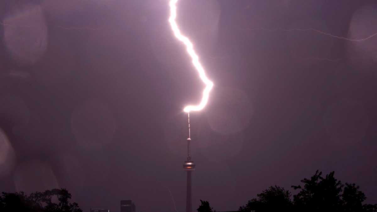 Perth Hit By Spectacular Lightning Show Ahead Of Weekend Scorcher