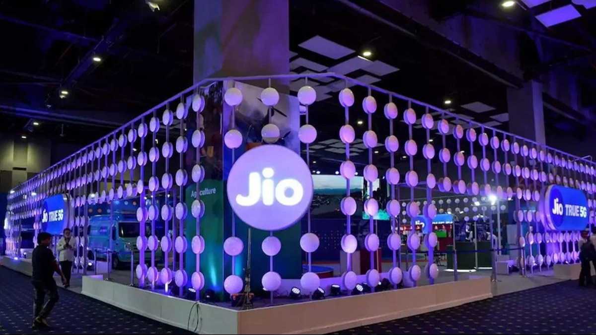 Reliance Jio Reports 3% Rise In Q3 Net Profit, Arpu Remains Unchanged