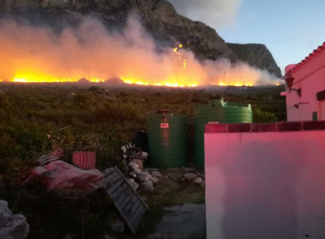 Residents Evacuated As Wildfire Threatens Pringle Bay Homes