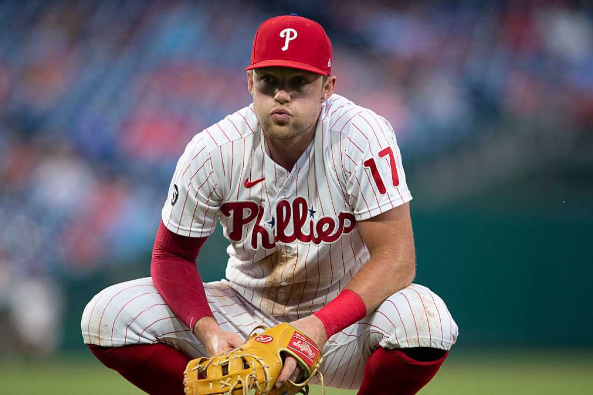 Rhys Hoskins Signs Two Year Contract With Milwaukee Brewers