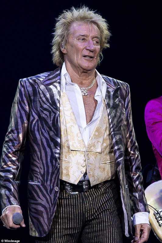 Rod Stewart's Tour Postponed Due To Health Concerns