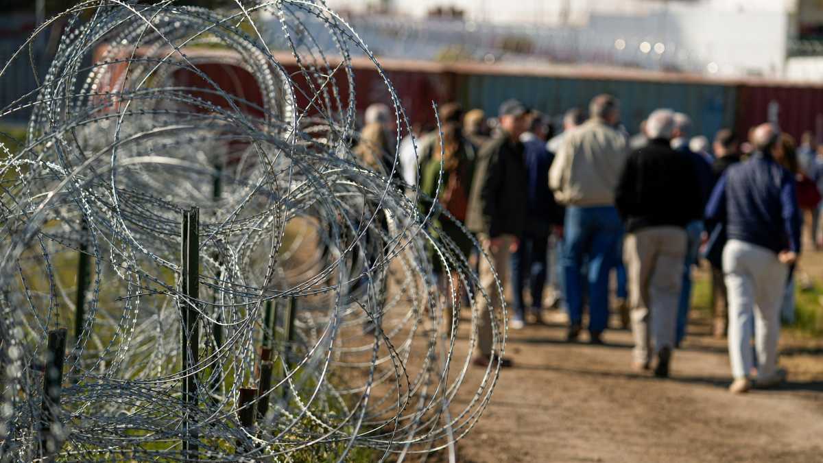 Supreme Court Allows Resumption Of Razor Wire Cutting Along Texas Mexico Border