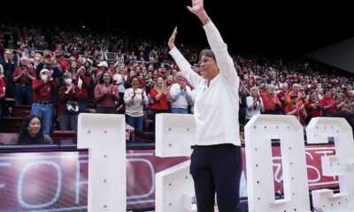 Tara Vanderveer Breaks College Basketball Record As Winningest Coach