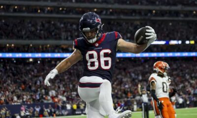 Texans Dominate Browns In Afc Playoffs