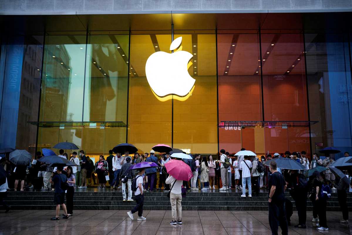 Apple Reports Strong Q4 Results, But Faces Sales Decline In China