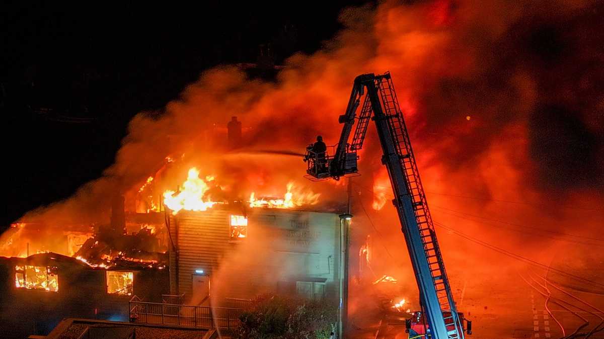 Blaze Engulfs The Osborne View Pub In Hampshire