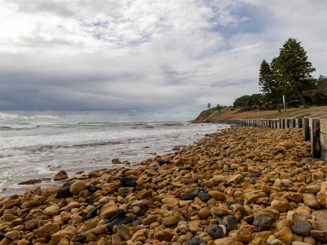 Blue Green Algae Disperses, Torquay Front Beach Reopens