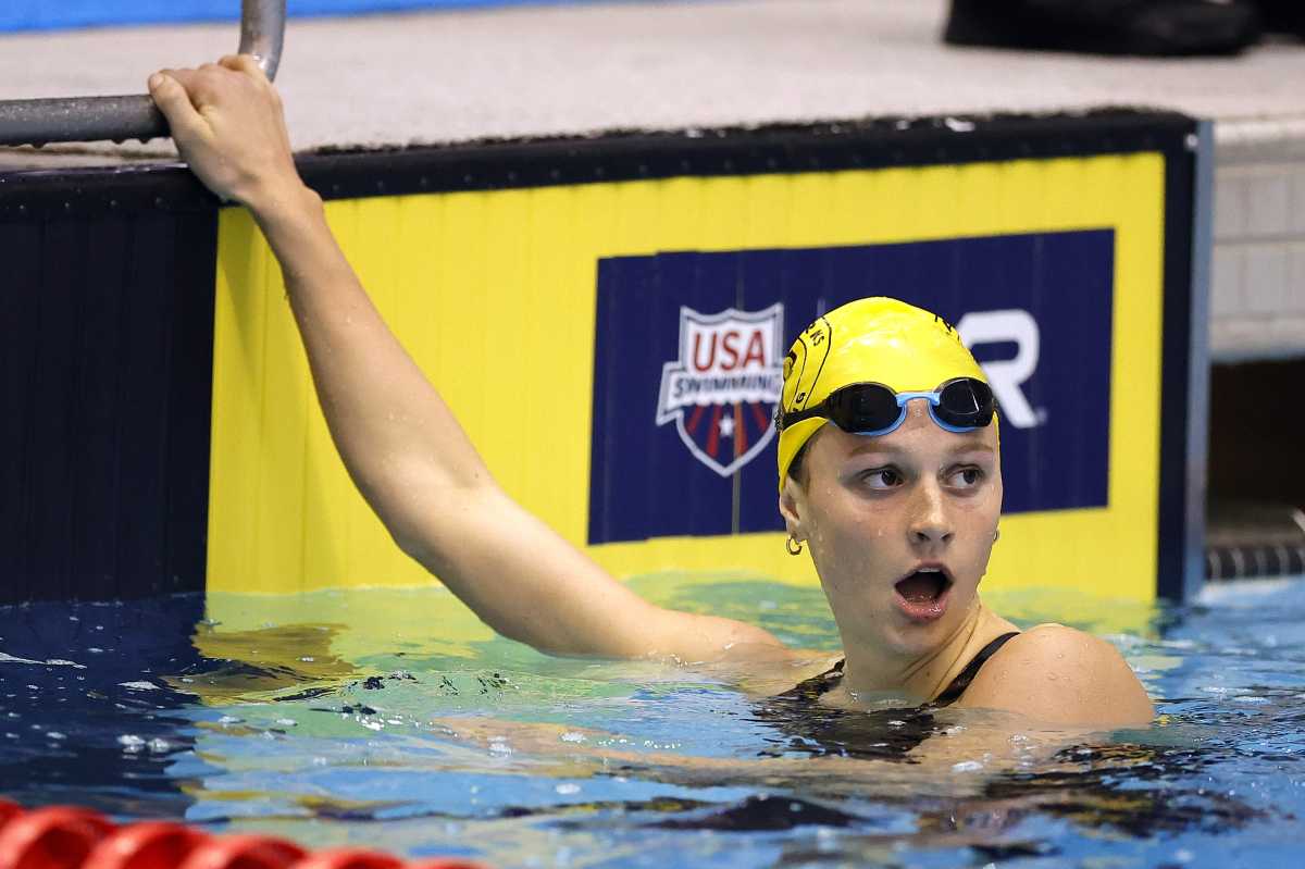 Canadian Swimmer Summer Mcintosh Ends Katie Ledecky's 13 Year Unbeaten Streak In Shocking 800m Swim Upset