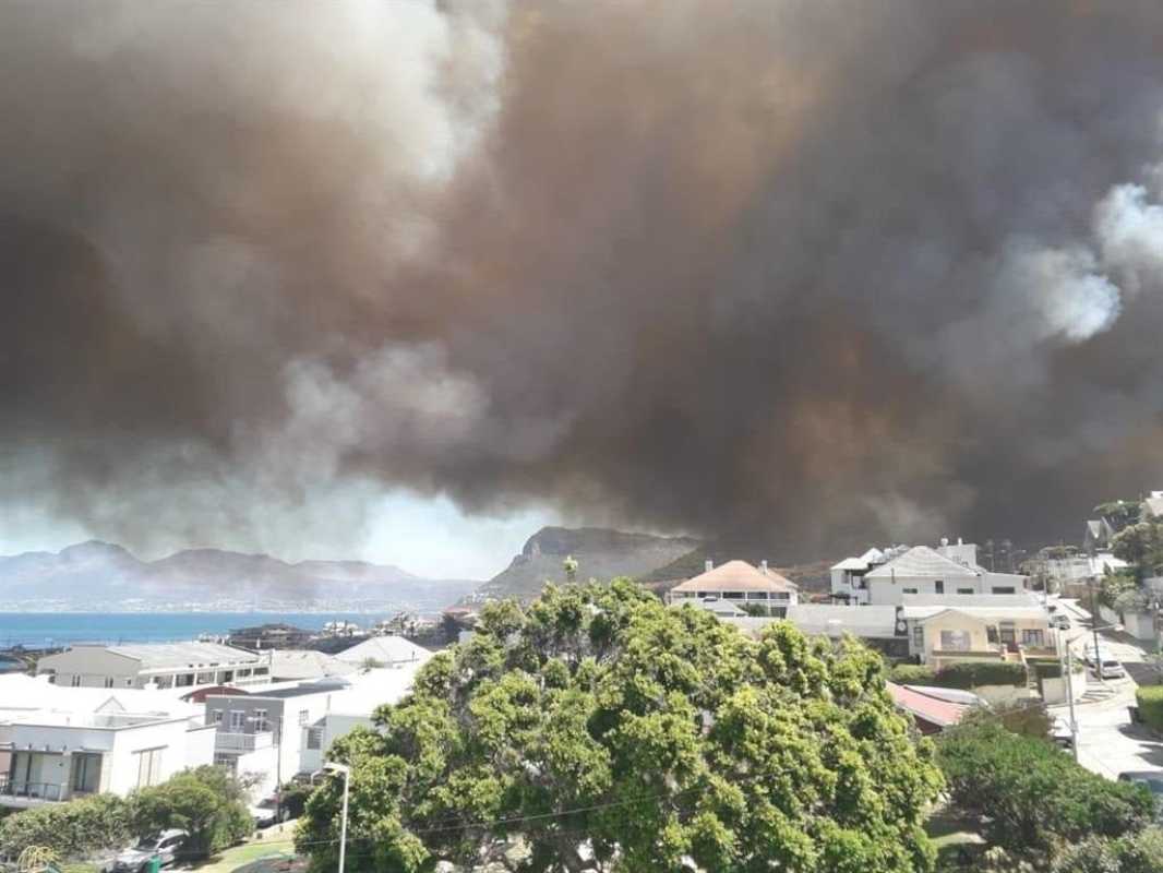 Capetown Fire Near Kalk Bay Largely Contained, One House Destroyed