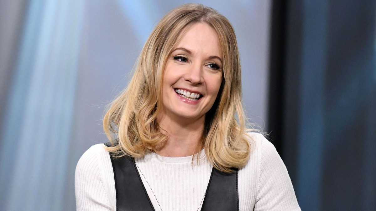 Downton Abbey Star Joanne Froggatt Finds New Romance Amidst Filming For Itv Drama