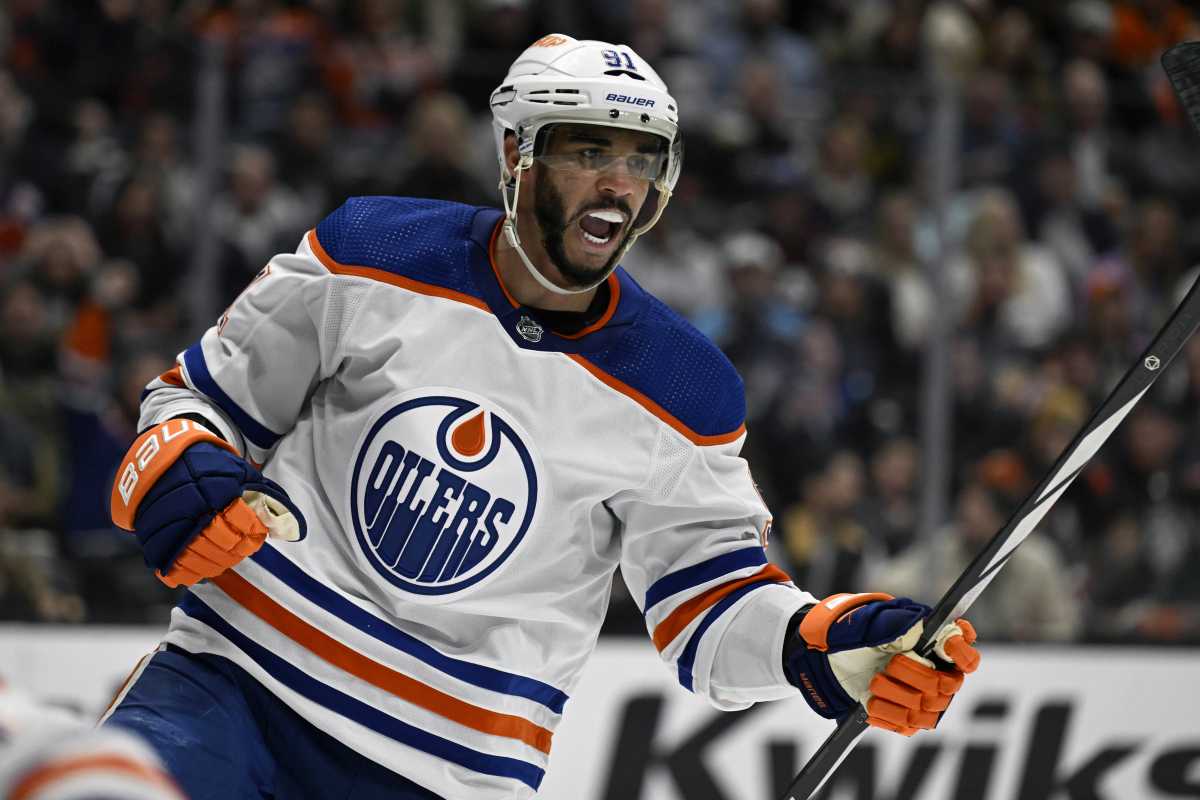 Edmonton Oilers' Evander Kane Sets New Record With Hat Trick Feat