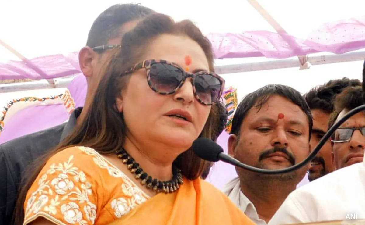 Ex Mp Jaya Prada Declared As Absconder By Up Court In Election Violation Cases