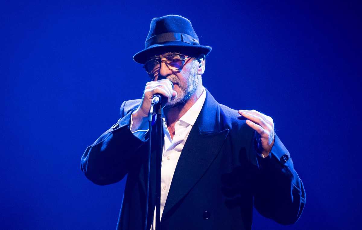 Football Legend Eric Cantona Announces Debut Live Album 'cantona Sings Éric First Tour Ever'