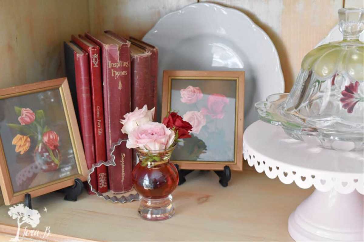 Galveston Library Showcases Romantic Vintage Items For Valentine's Day