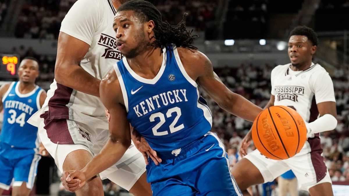 Kentucky Hits Buzzer Beater To Defeat Mississippi State In Starkville