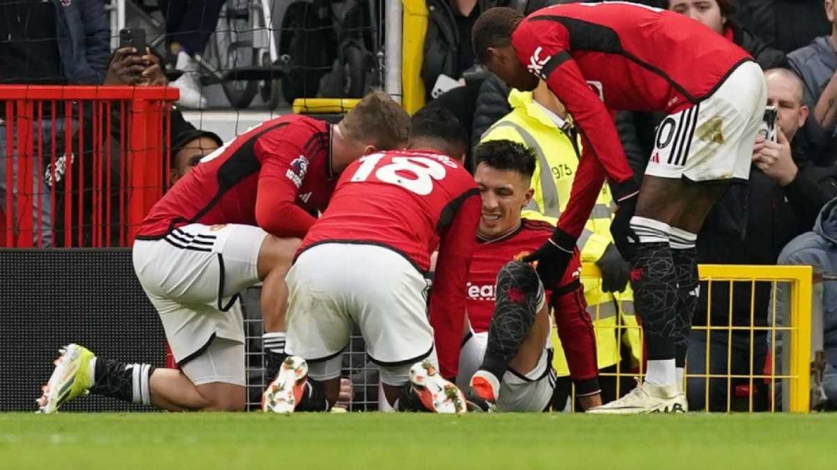 Manchester United Defender Lisandro Martinez Suffers Knee Injury In Victory Over West Ham