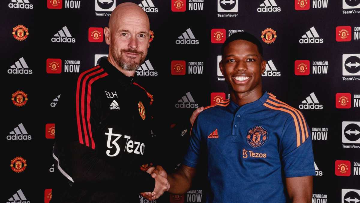 Manchester United Manager Erik Ten Hag Provides Update On Tyrell Malacia's Return