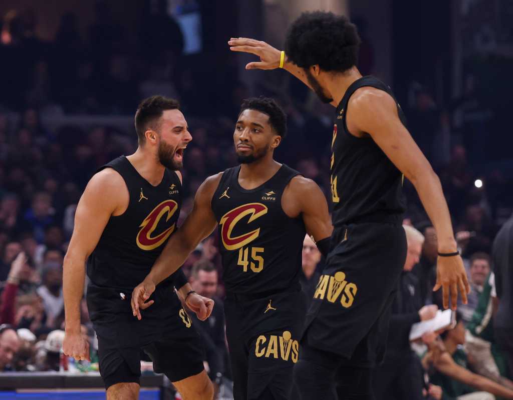 Max Strus Hits Jaw Dropping Buzzer Beater To Secure Cleveland Cavaliers' Thrilling Victory