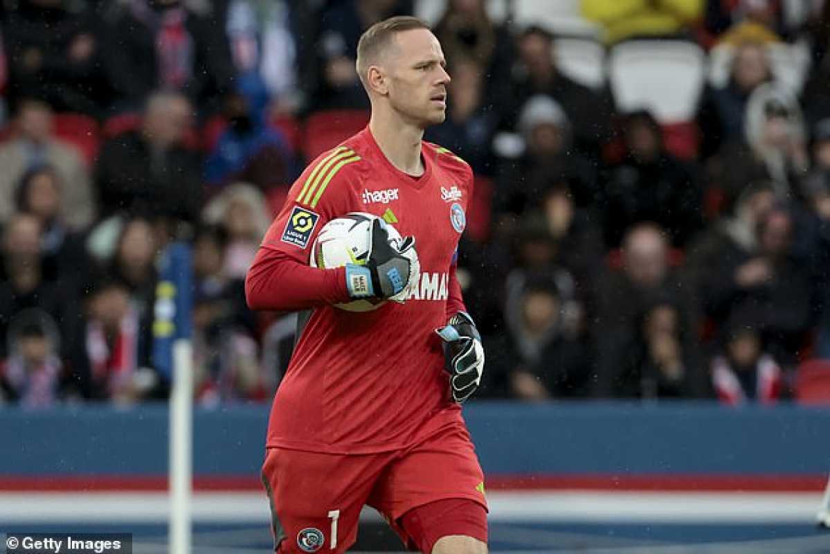 Nottingham Forest And Crystal Palace Target New Goalkeepers On Deadline Day