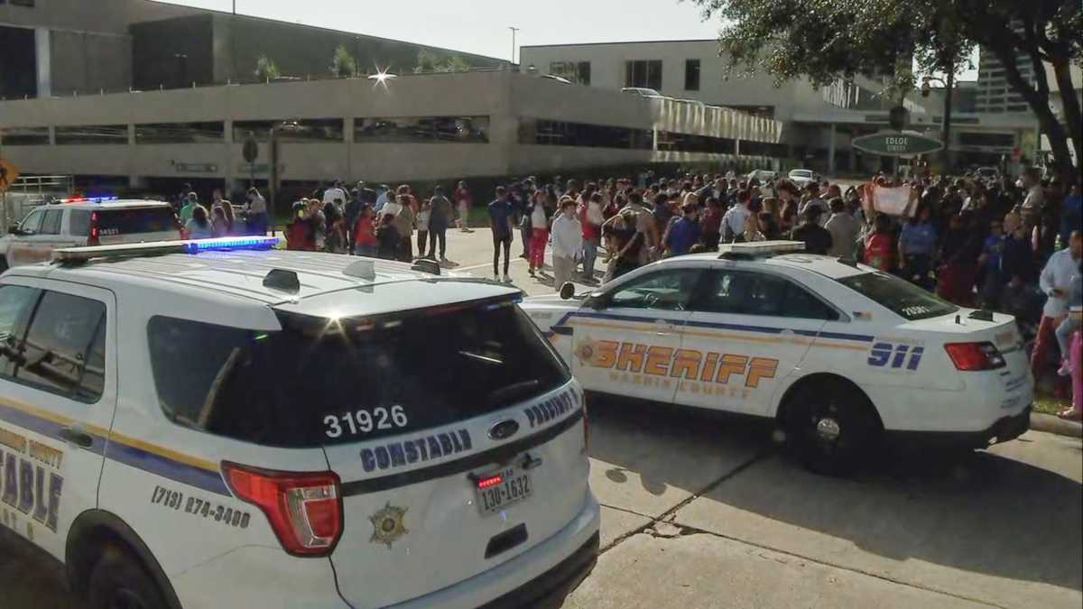 Off Duty Officers Respond To Shooting At Lakewood Church In Houston