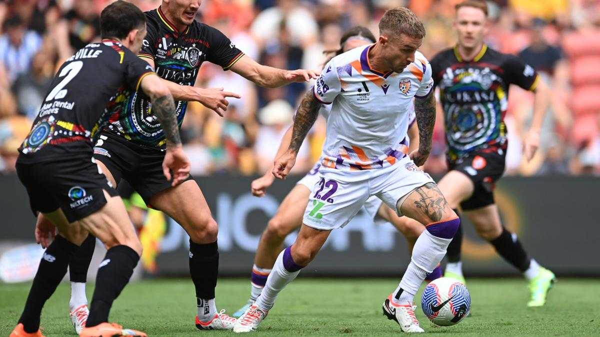 Perth Glory's Adam Taggart Shines With Two Goals Against Brisbane Roar