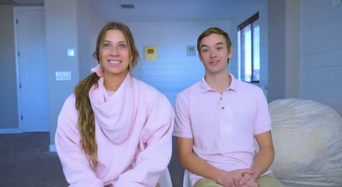 Pink Shirt Couple Splits, Alyssa Eckstein Launches Solo Channels