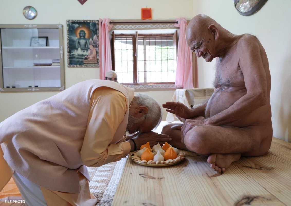 Renowned Jain Saint Acharya Vidyasagar Maharaj Takes Samadhi In Dongargarh