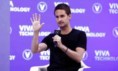 Snap Reports Q4 2023 Earnings: Revenue Misses Estimates, Stock Plunges