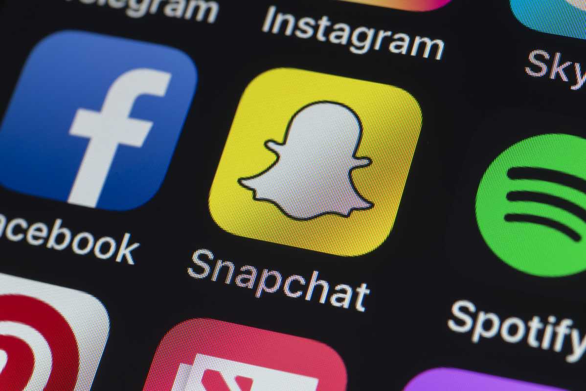 Snap Stock Plunges As Q4 Revenue Misses Estimates Amidst Competition From Meta And Tiktok