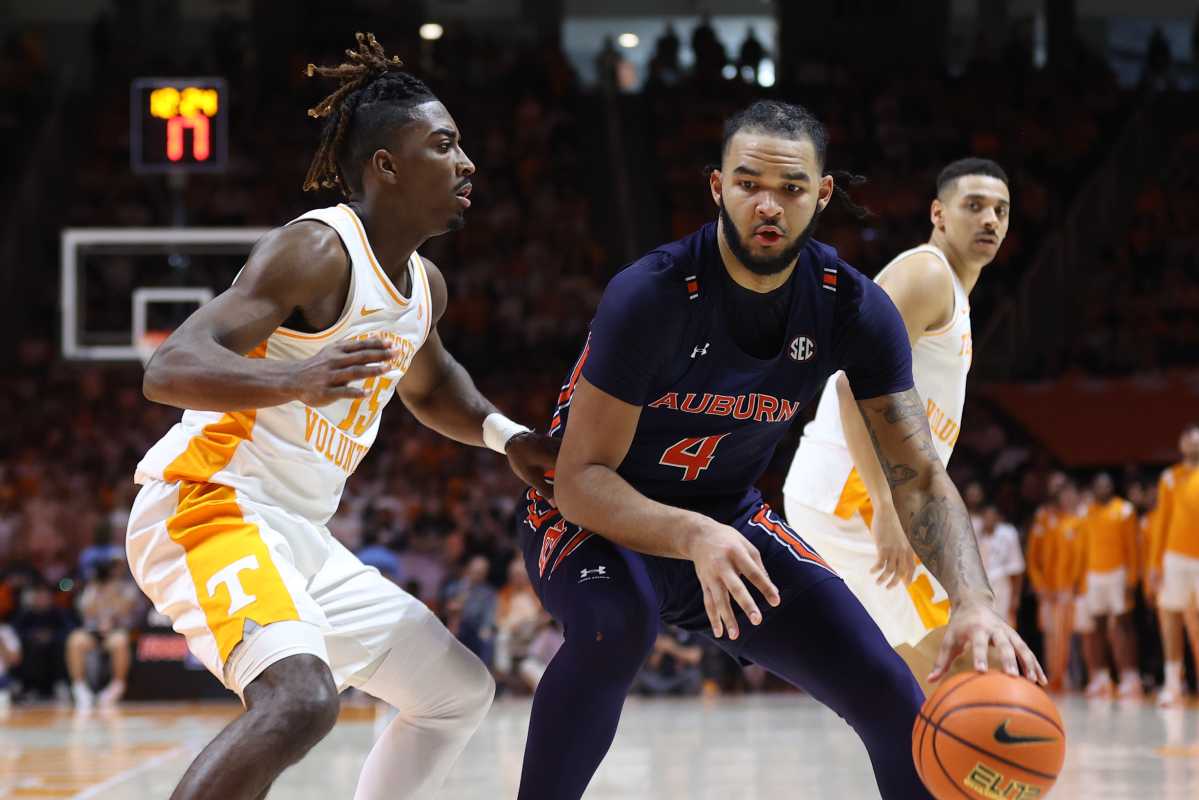 Tennessee And Auburn Clash In Crucial Sec Showdown