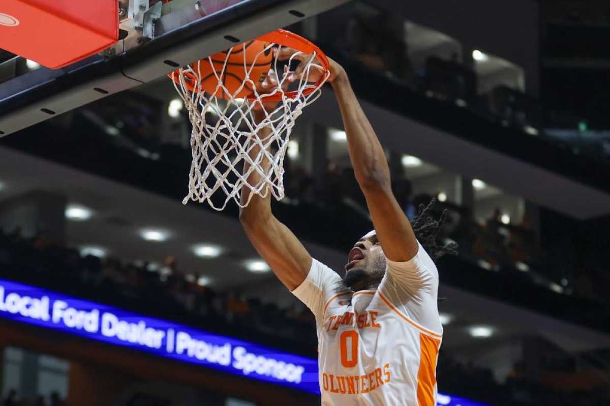 Tennessee Vols Prepare To Extend Winning Streak Against Struggling Missouri Tigers